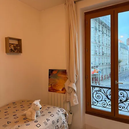 Exquisite Near Jean Moulin Museum Couche Appartamento Parigi