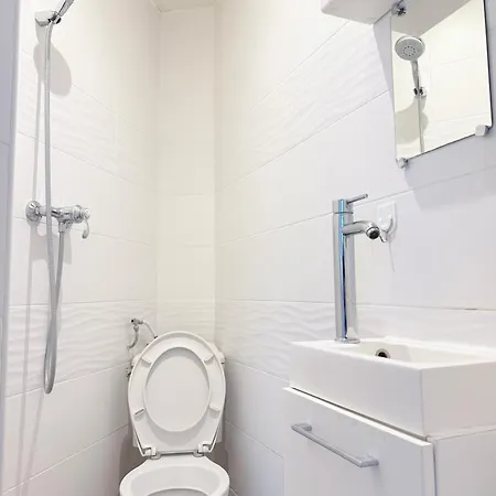 Exquisite Near Jean Moulin Museum Couche Apartment