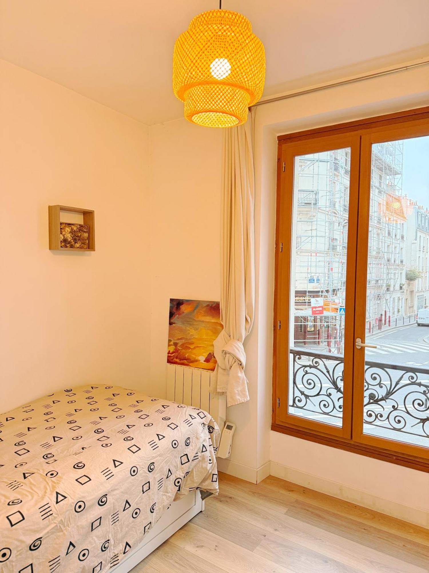 Exquisite Near Jean Moulin Museum Couche Apartment Paris