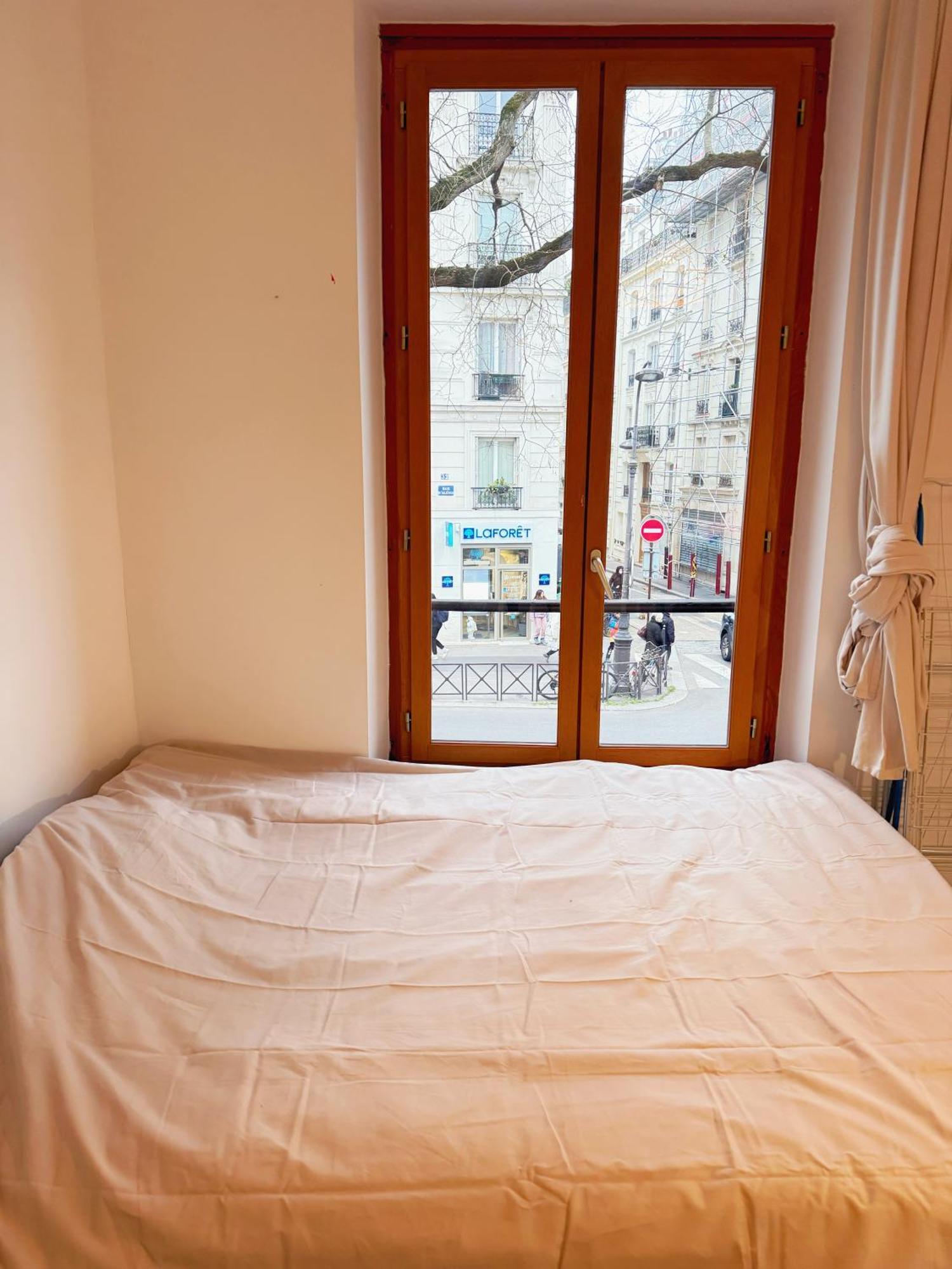 Exquisite Near Jean Moulin Museum Couche *