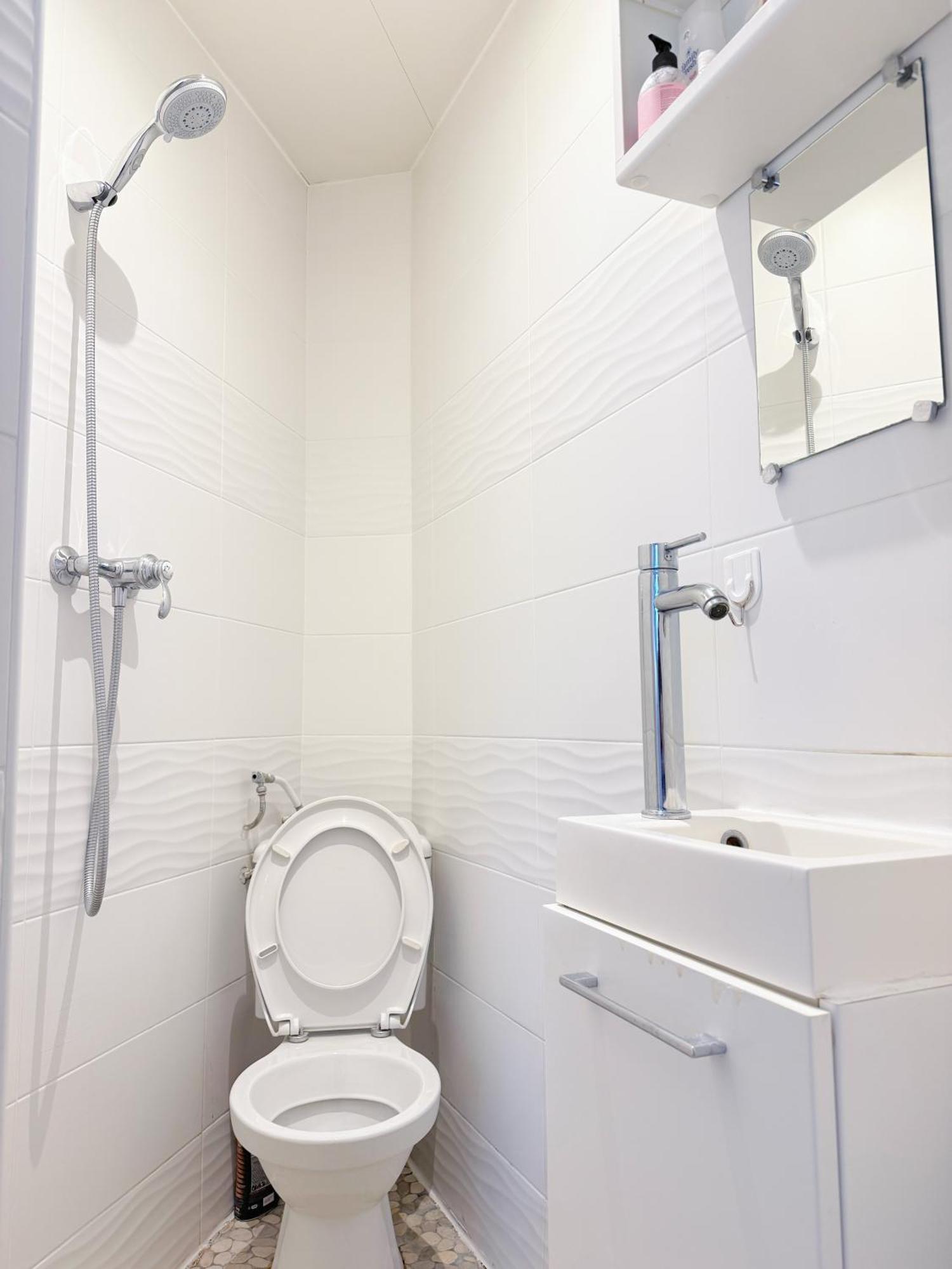 Exquisite Near Jean Moulin Museum Couche Apartment
